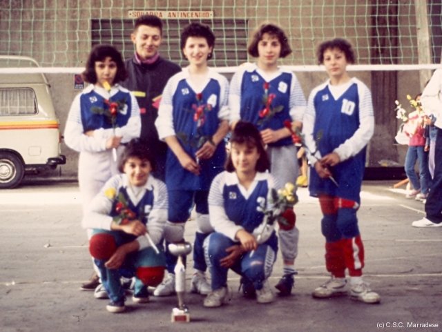 Anni 90: squadra giovanile di pallavolo